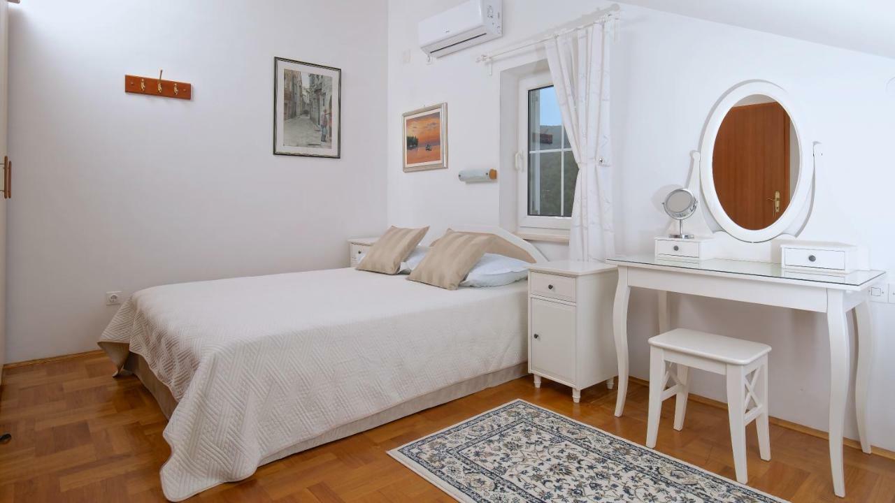 Kalina Deluxe Apartments Йелса Екстериор снимка
